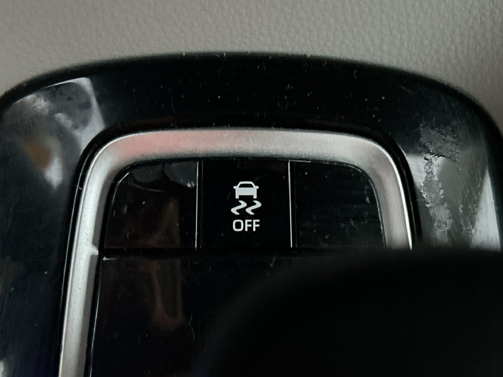 Certified 2025 Toyota Corolla LE FWD image 32