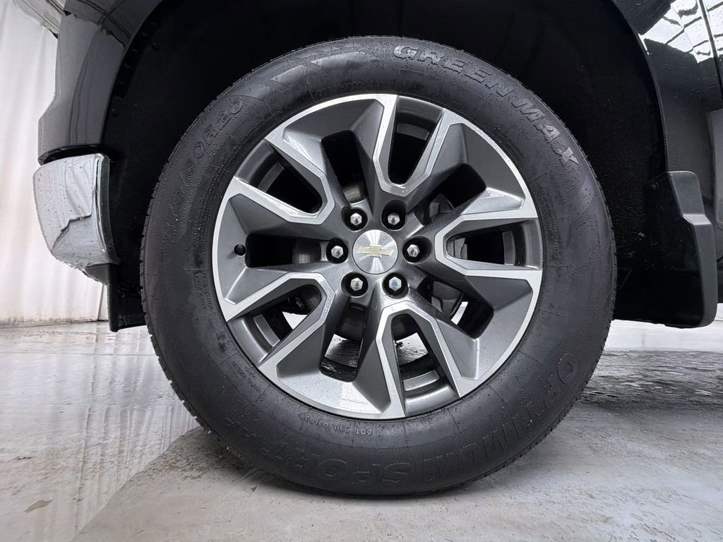 Used 2022 Chevrolet Silverado 1500 LT AWD/4WD image 17