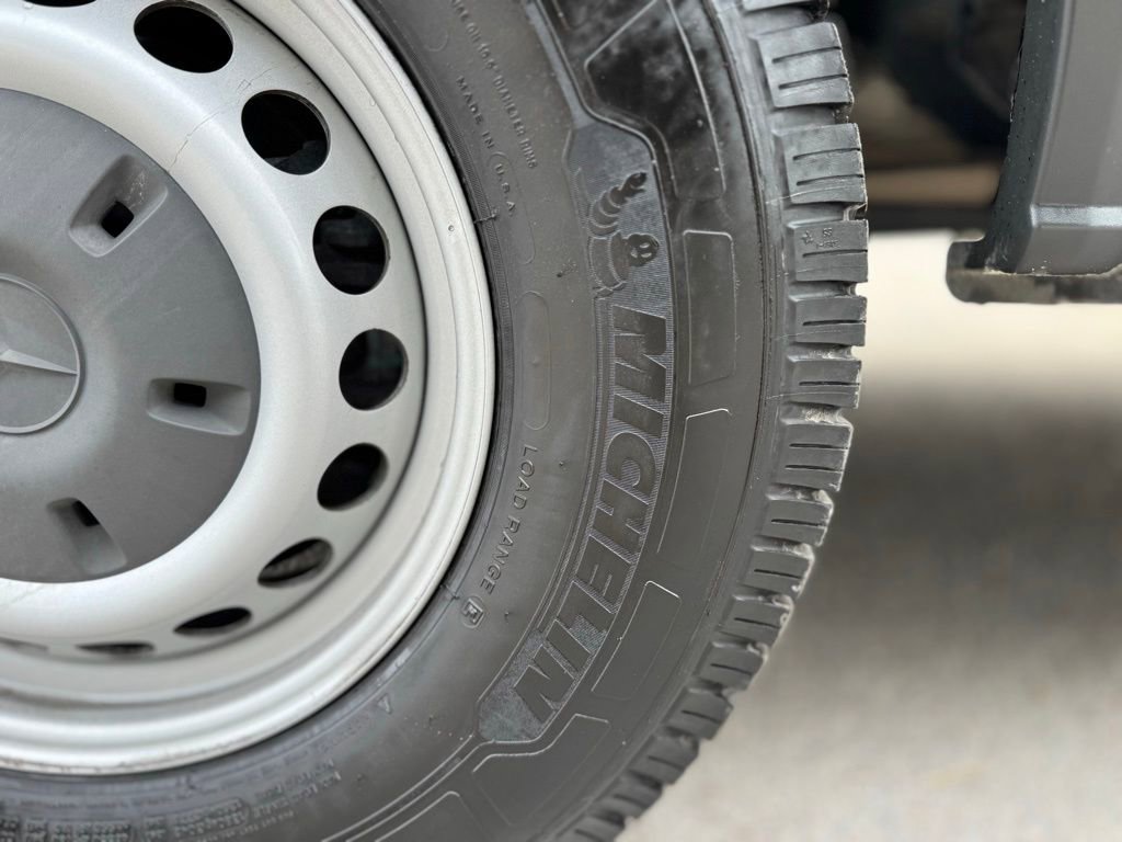 Used 2012 Mercedes-Benz Sprinter 2500 image 7