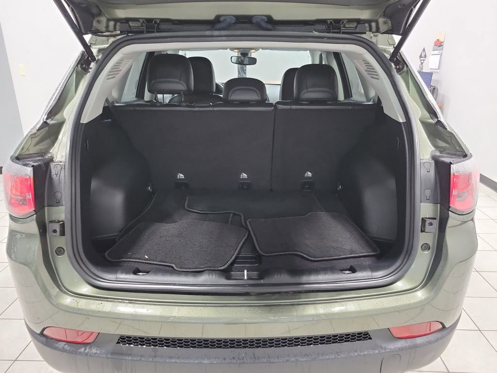 Used 2019 Jeep Compass Latitude image 11