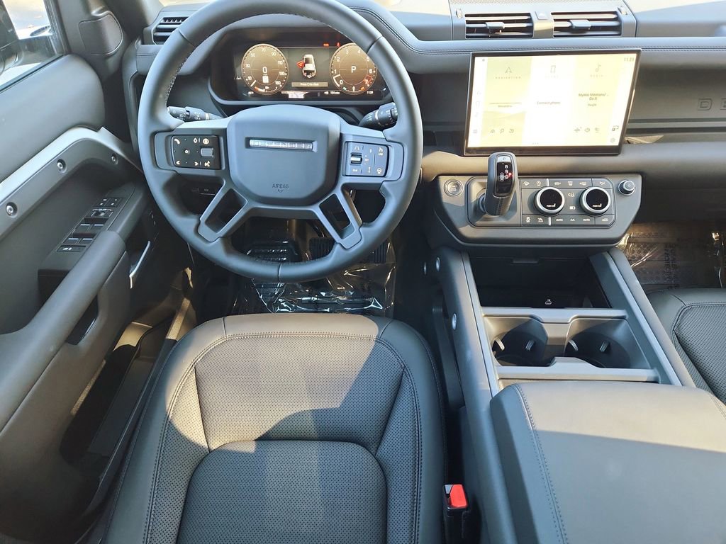 Used 2025 Land Rover Defender 110 S AWD/4WD image 4