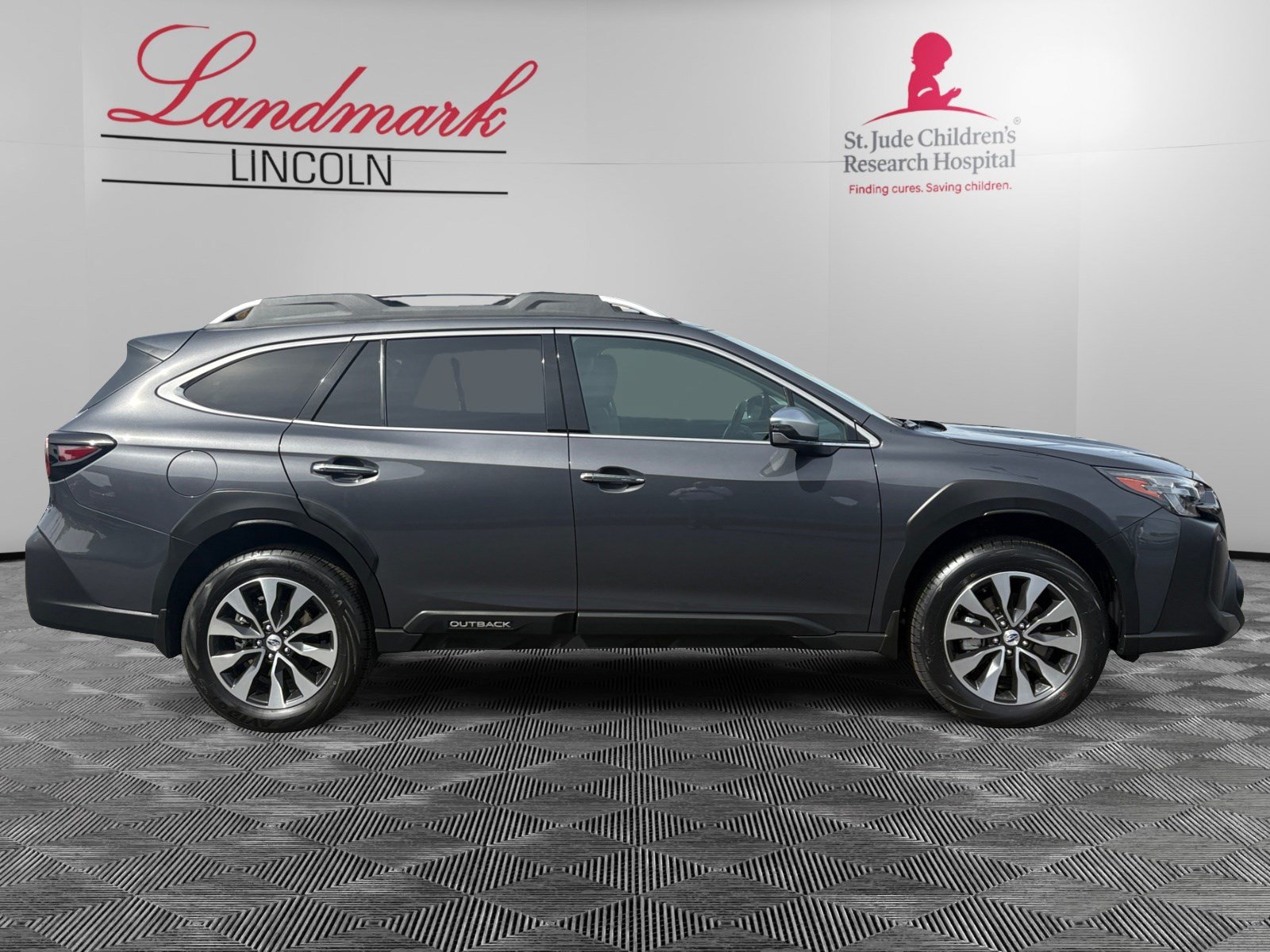 Used 2024 Subaru Outback Touring AWD/4WD image 6