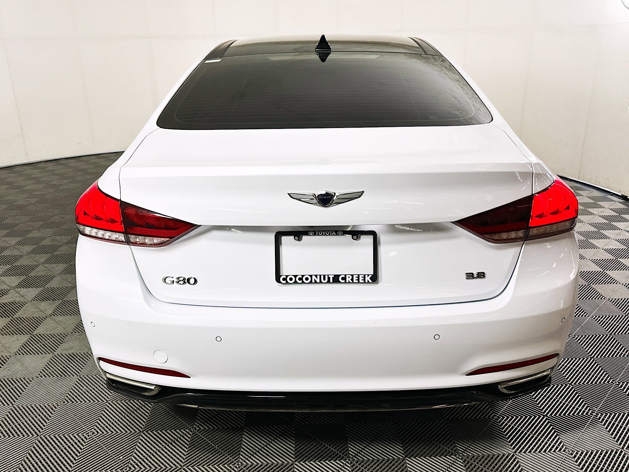 Used 2018 Genesis G80 3.8 w/ Option Group 03 RWD image 4