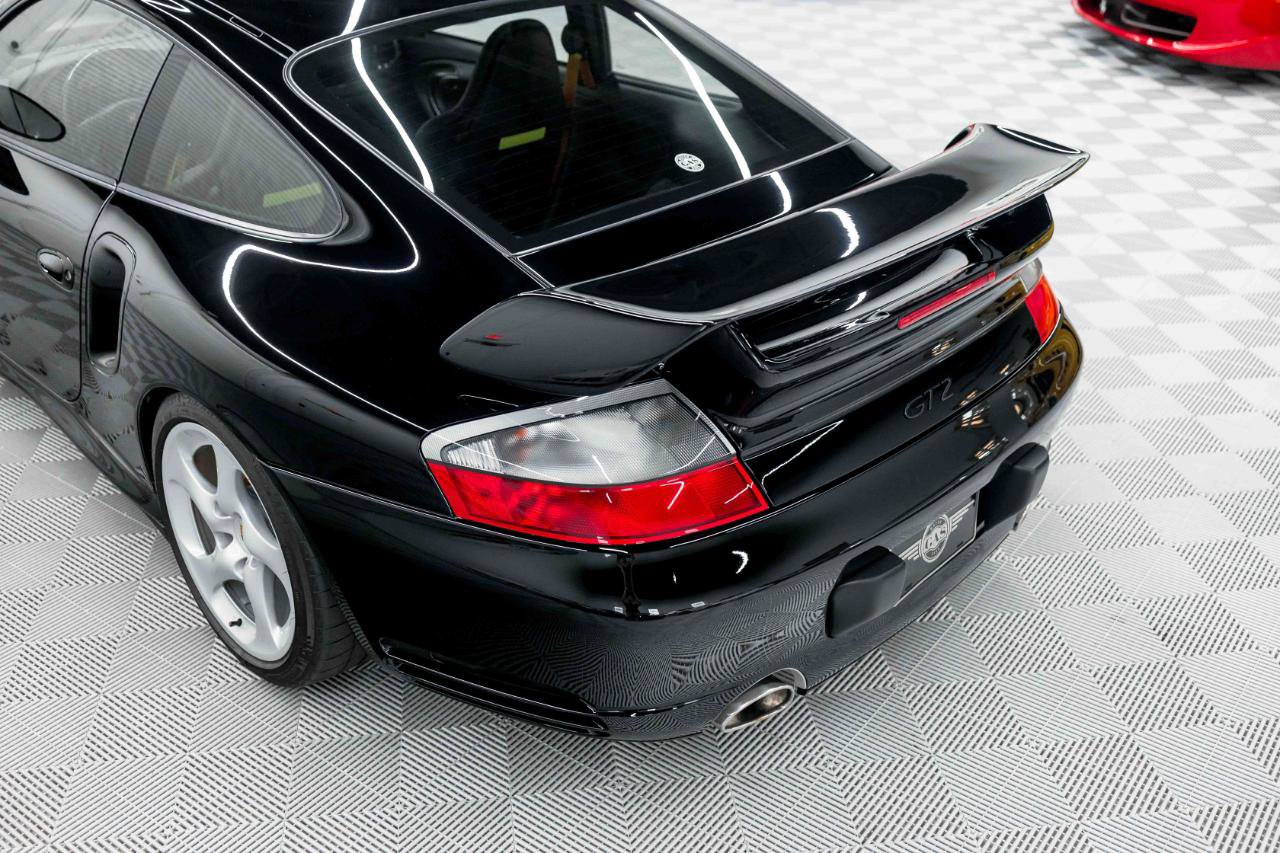 Used 2002 Porsche 911 GT2 RWD image 29