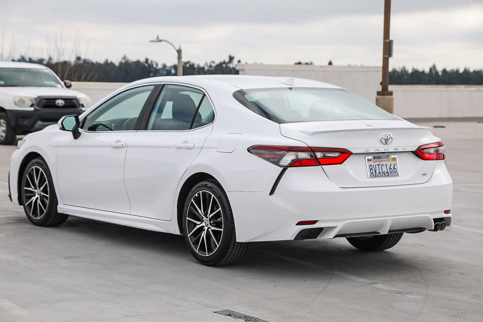 Used 2021 Toyota Camry SE w/ Convenience Package image 7
