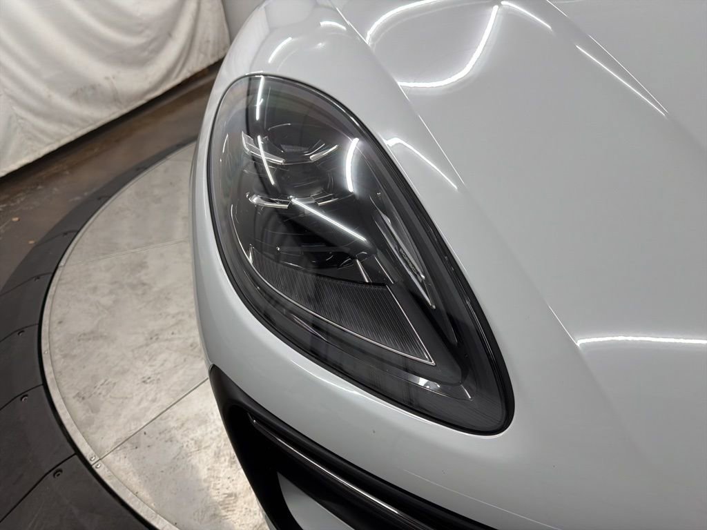 Used 2022 Porsche Macan image 10