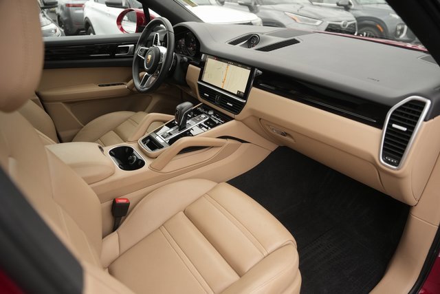 Used 2021 Porsche Cayenne Coupe image 18