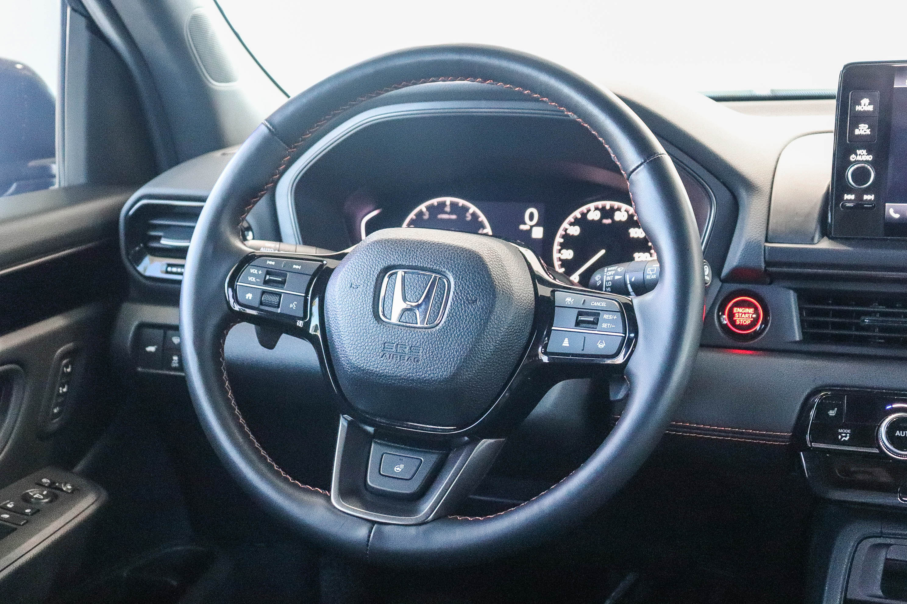 Used 2025 Honda Pilot TrailSport image 18