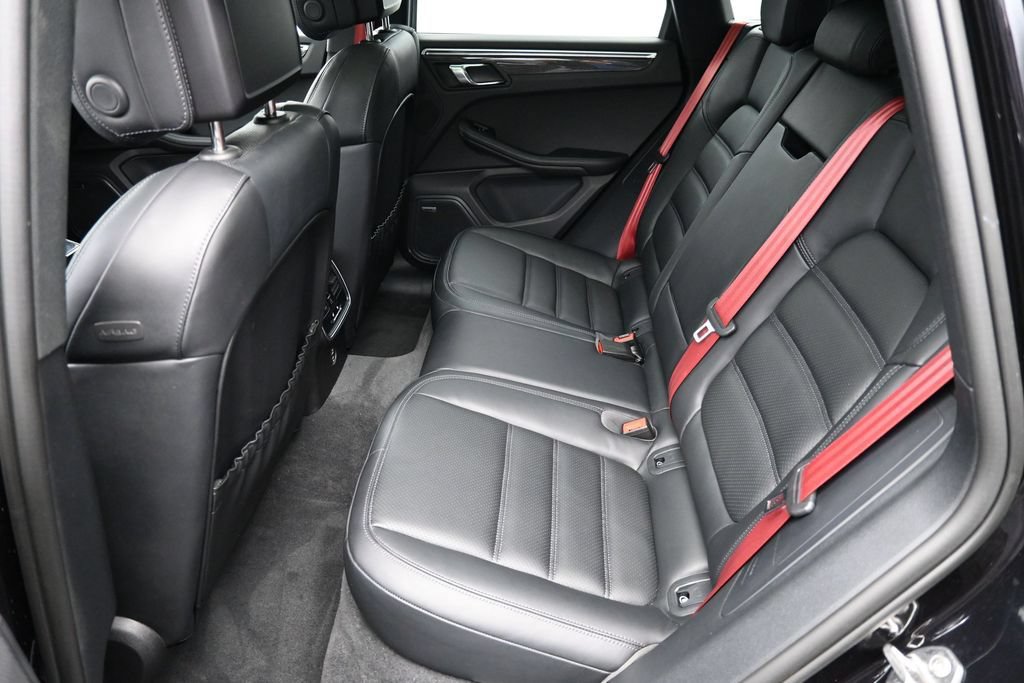 Certified 2024 Porsche Macan GTS AWD/4WD image 7