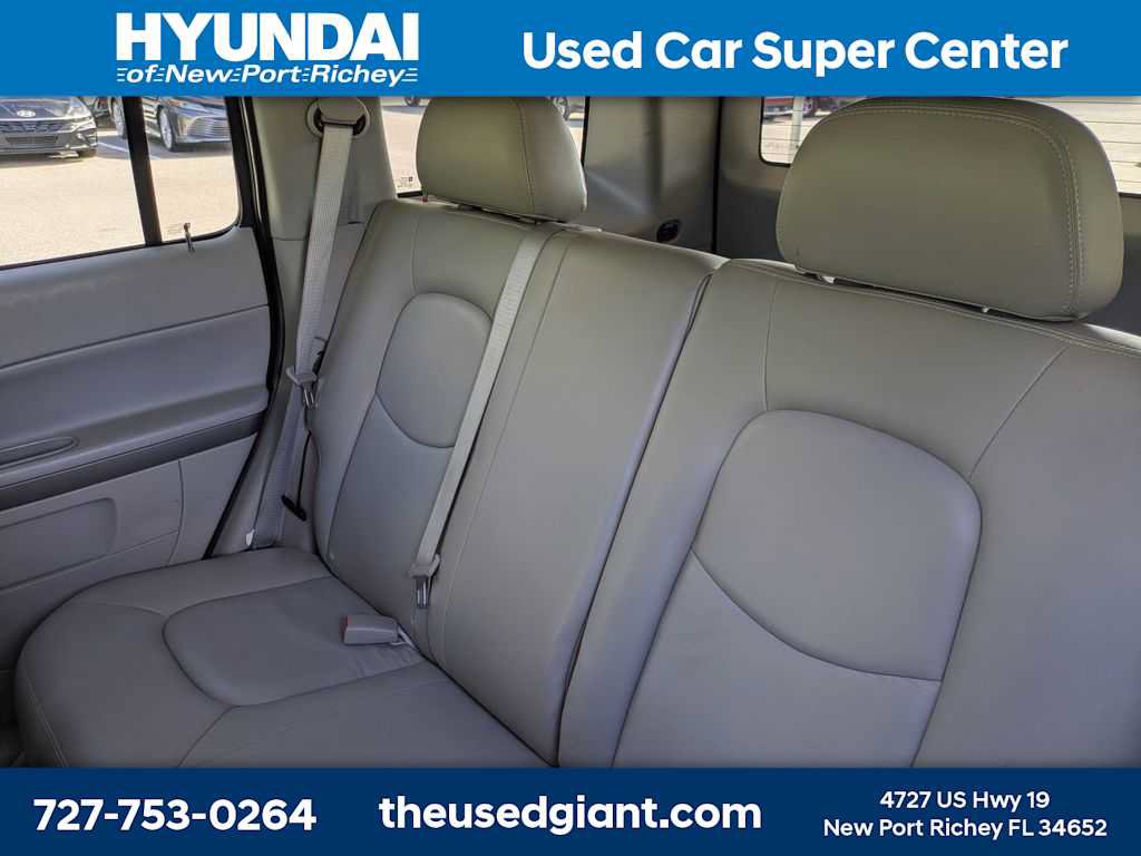 Used 2010 Chevrolet HHR LT FWD image 15