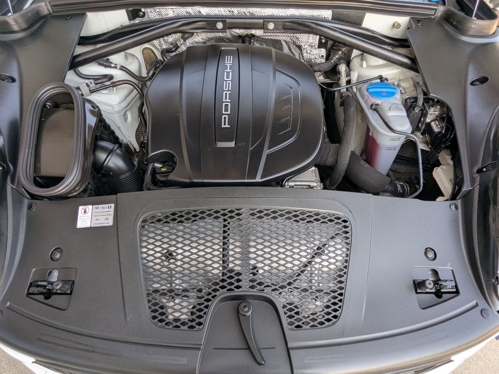 Used 2017 Porsche Macan image 27