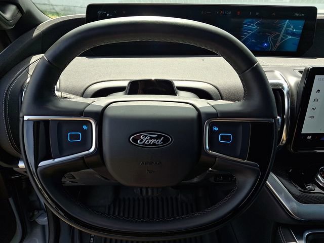 Used 2025 Ford Expedition Platinum w/ Stealth Appearance Package image 18