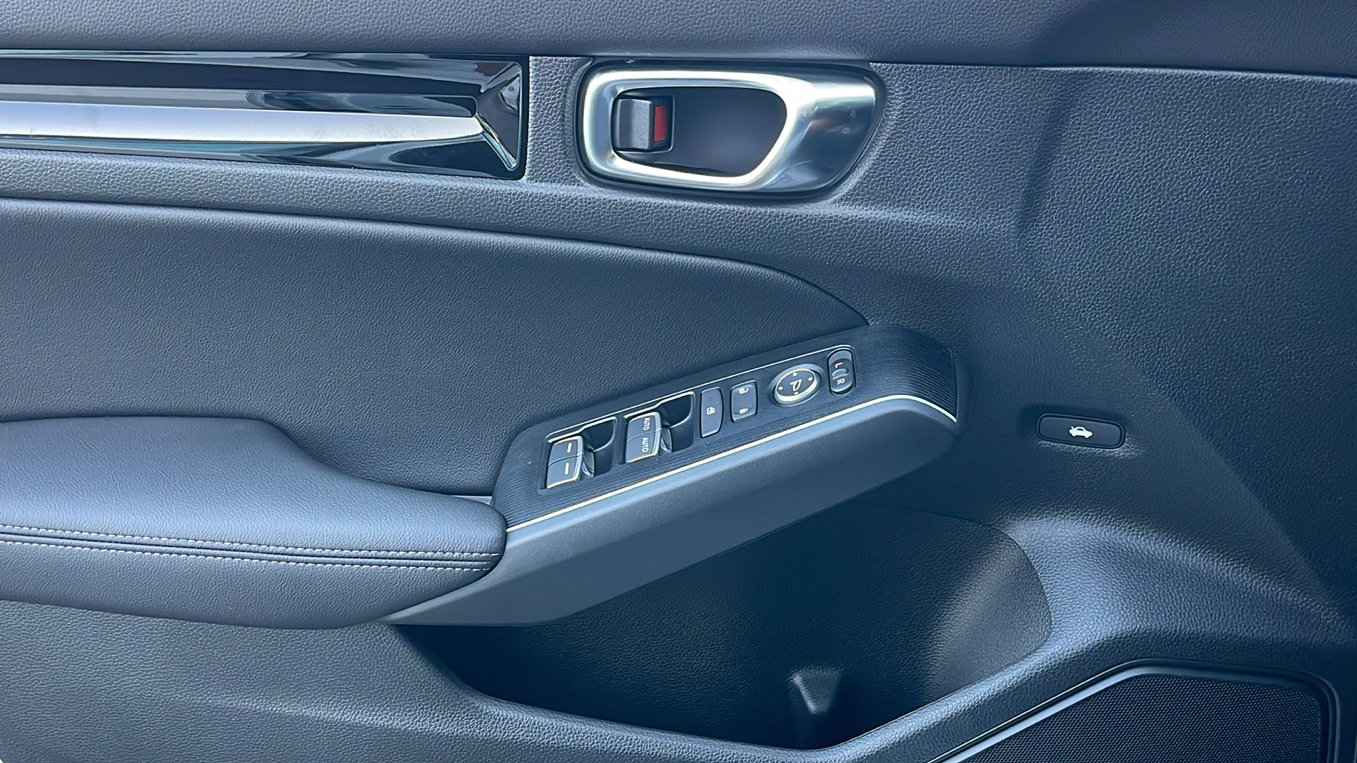 Used 2025 Honda Civic Sport Touring image 28