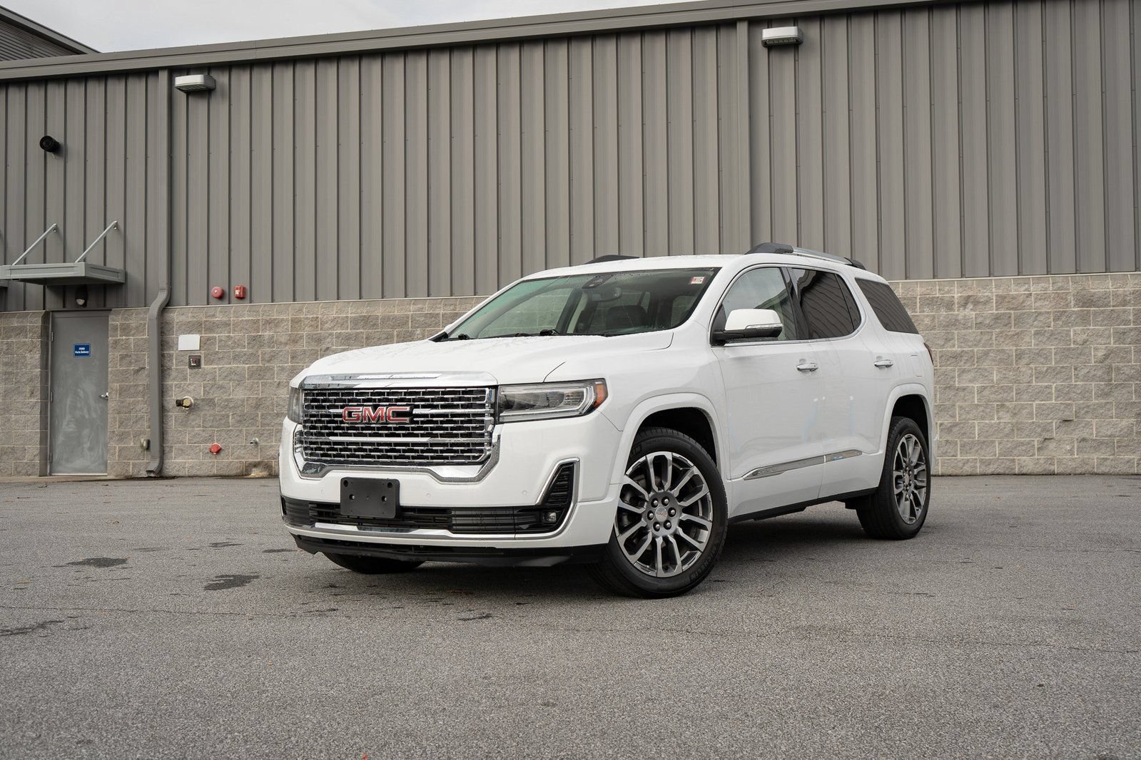 Used 2023 GMC Acadia Denali