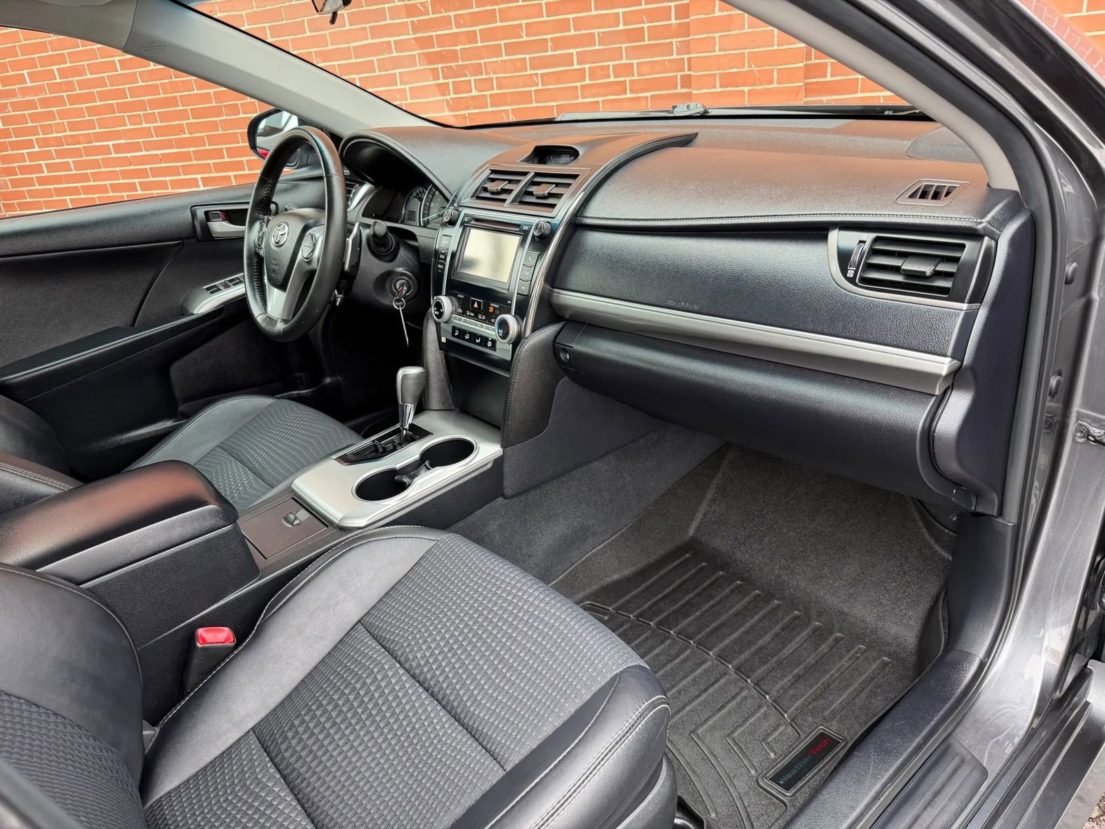 Used 2013 Toyota Camry L image 19