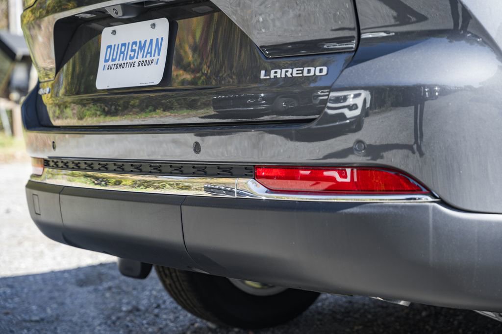 New 2025 Jeep Grand Cherokee Laredo X w/ Luxury Tech Group I image 9