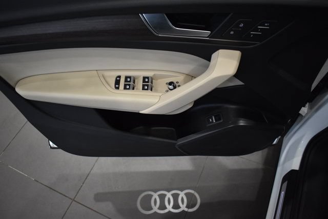Used 2023 Audi Q5 2.0T Premium w/ Convenience Package AWD/4WD image 33