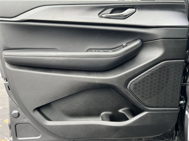 New 2025 Jeep Grand Cherokee Altitude image 13