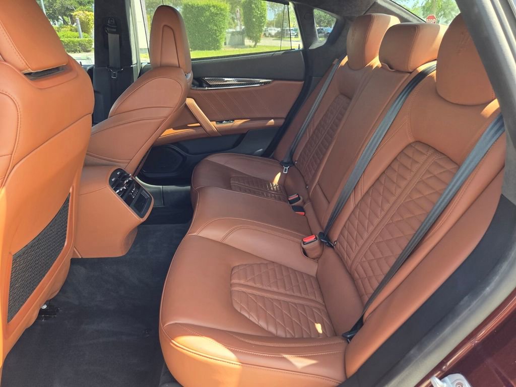 Used 2022 Maserati Quattroporte Trofeo RWD image 24
