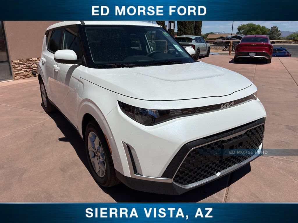 Certified 2025 Kia Soul LX FWD image 10