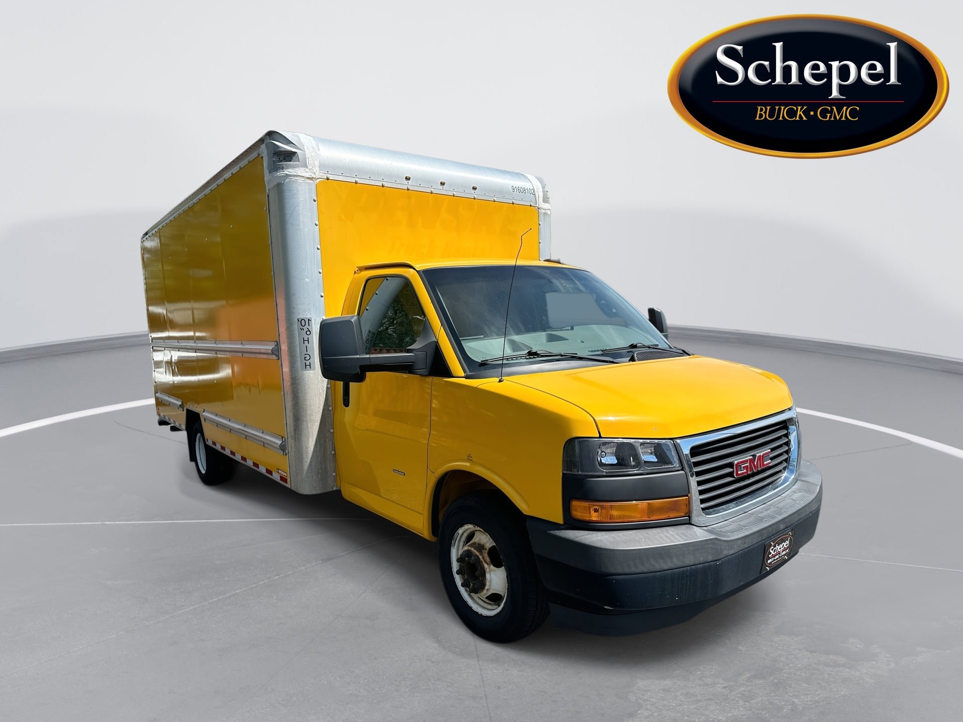 Used 2018 GMC Savana 3500 Extended w/ Driver Convenience Package RWD image 1