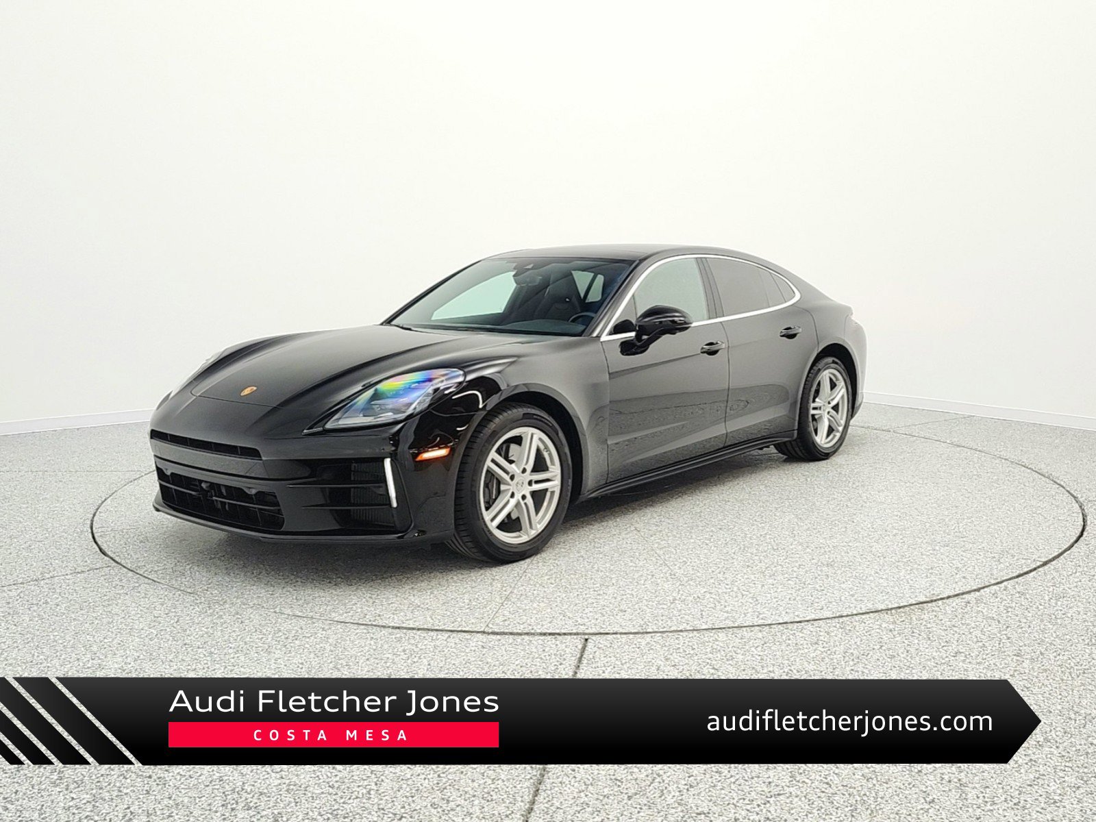 Used 2025 Porsche Panamera image 1