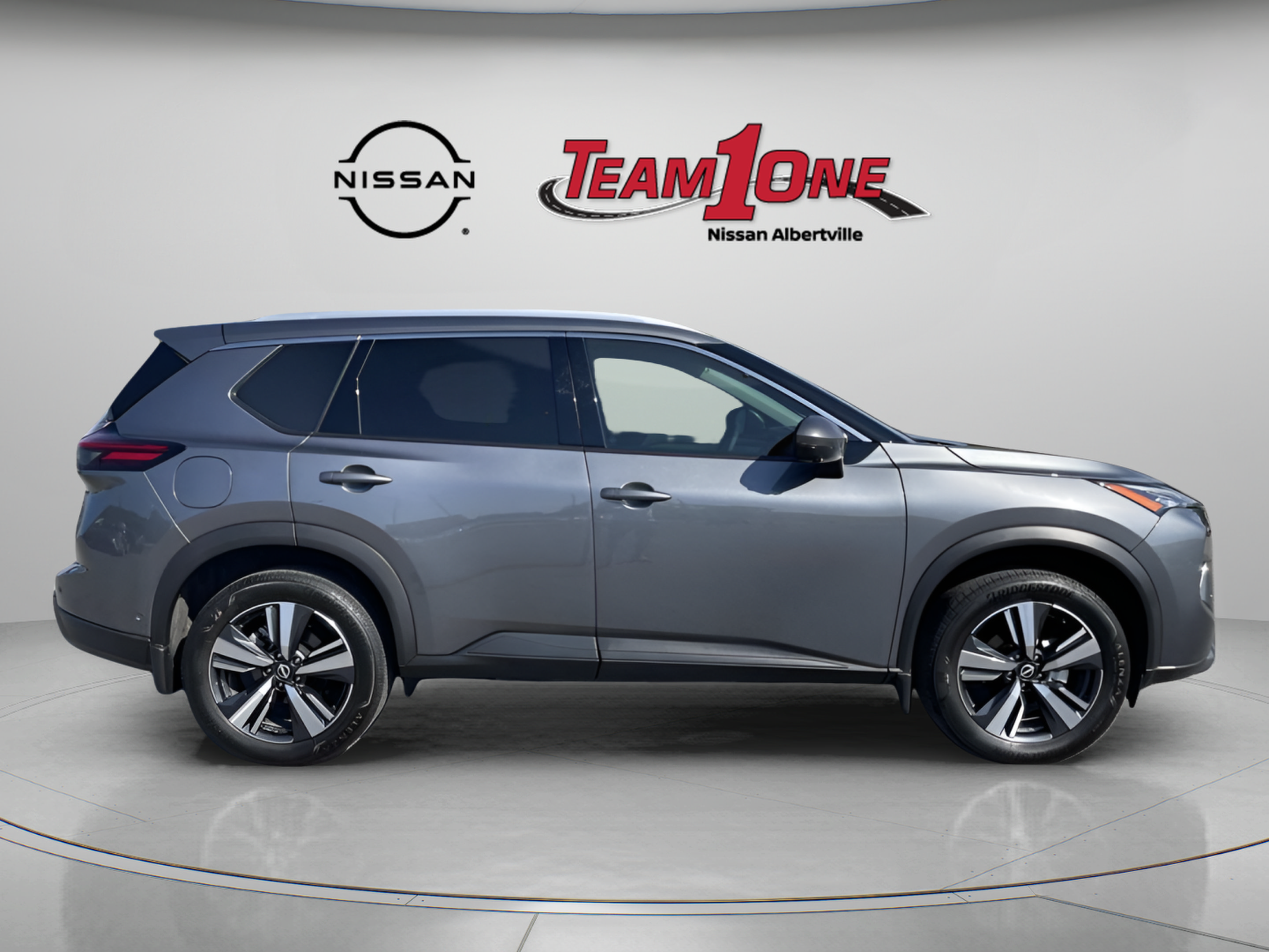 Used 2024 Nissan Rogue SL w/ SL Premium Package FWD image 9