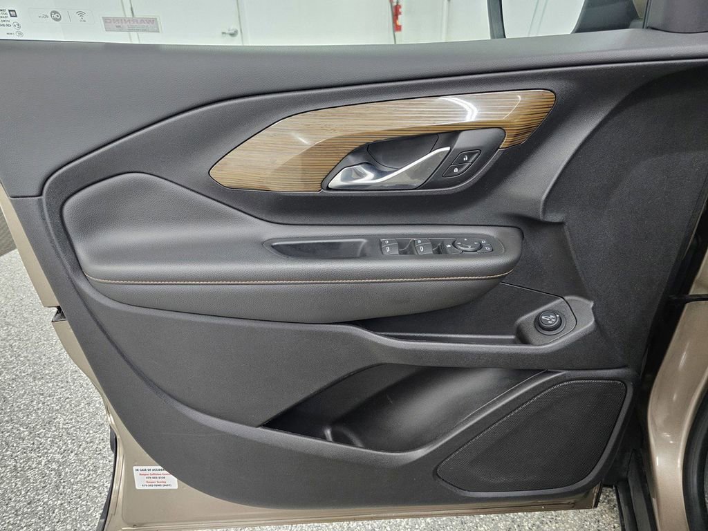Used 2018 GMC Terrain SLE w/ Driver Convenience Package FWD image 14