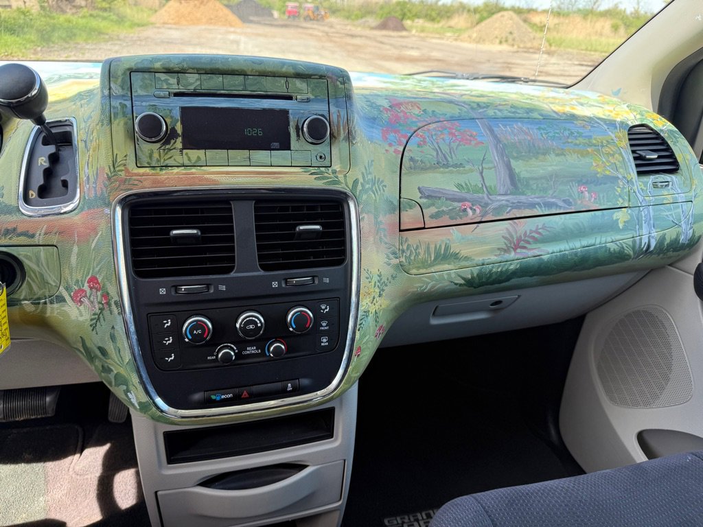 Used 2011 Dodge Grand Caravan Express FWD image 14
