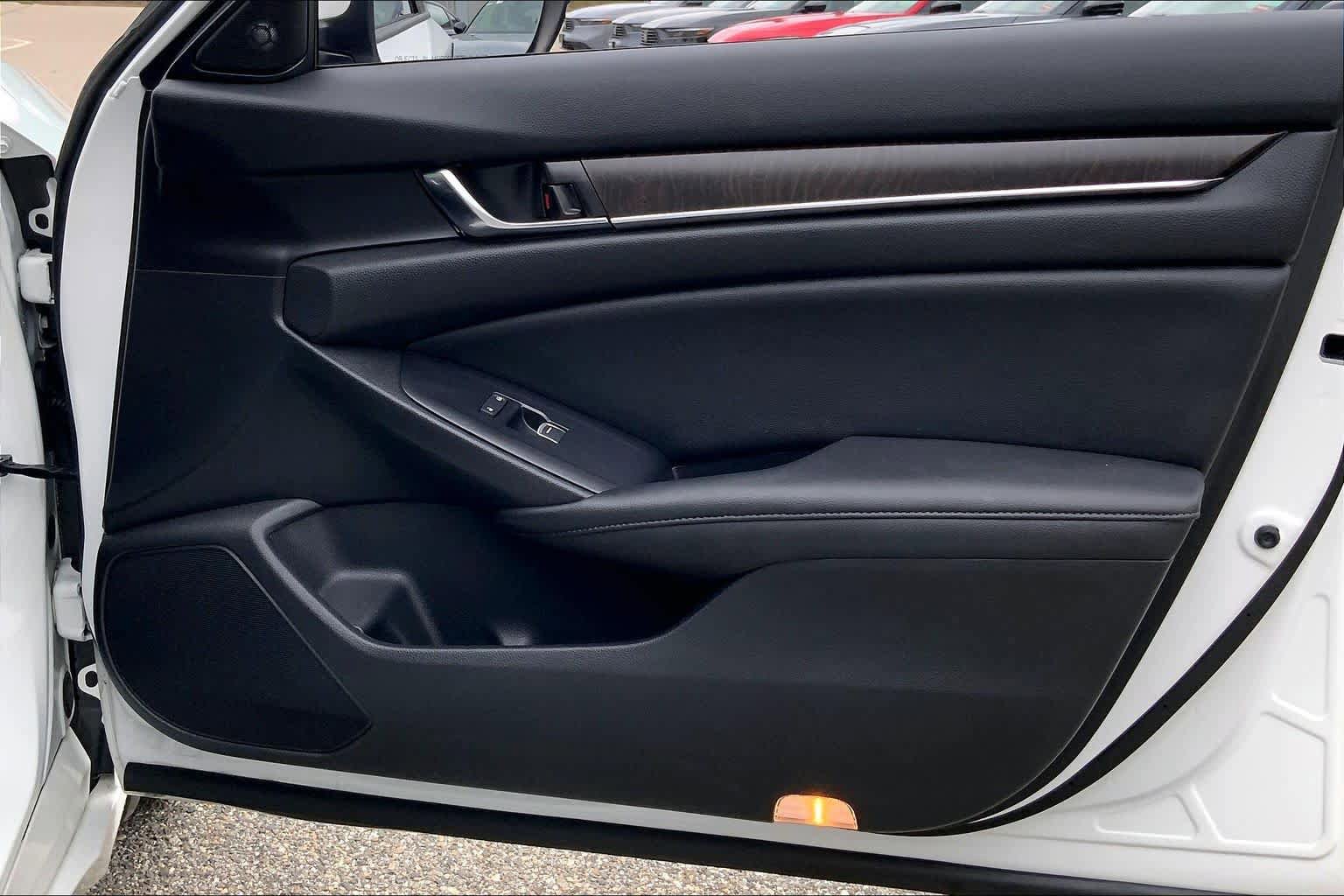 Used 2021 Honda Accord Touring image 23