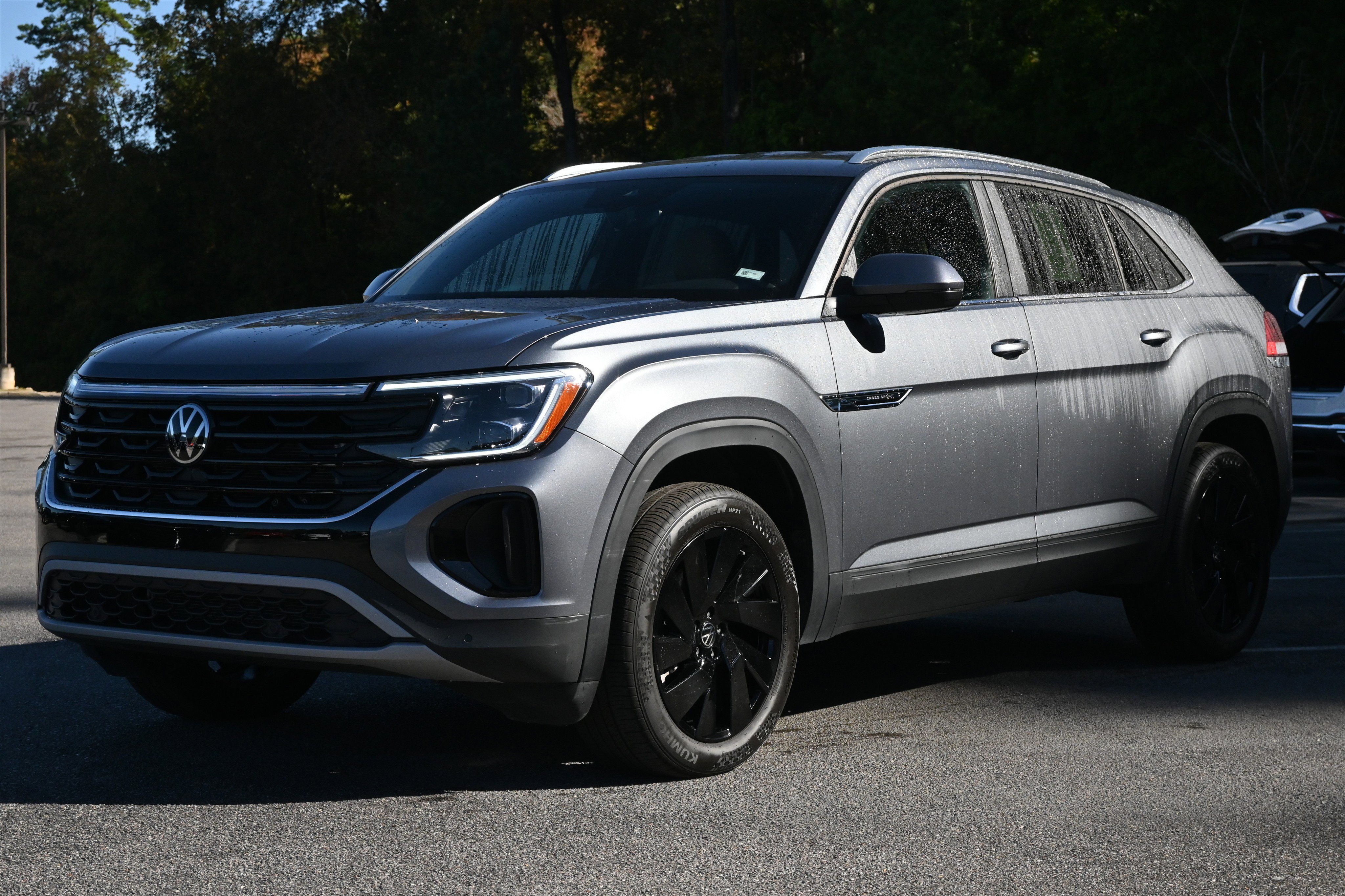 Used 2025 Volkswagen Atlas Cross Sport SE image 5