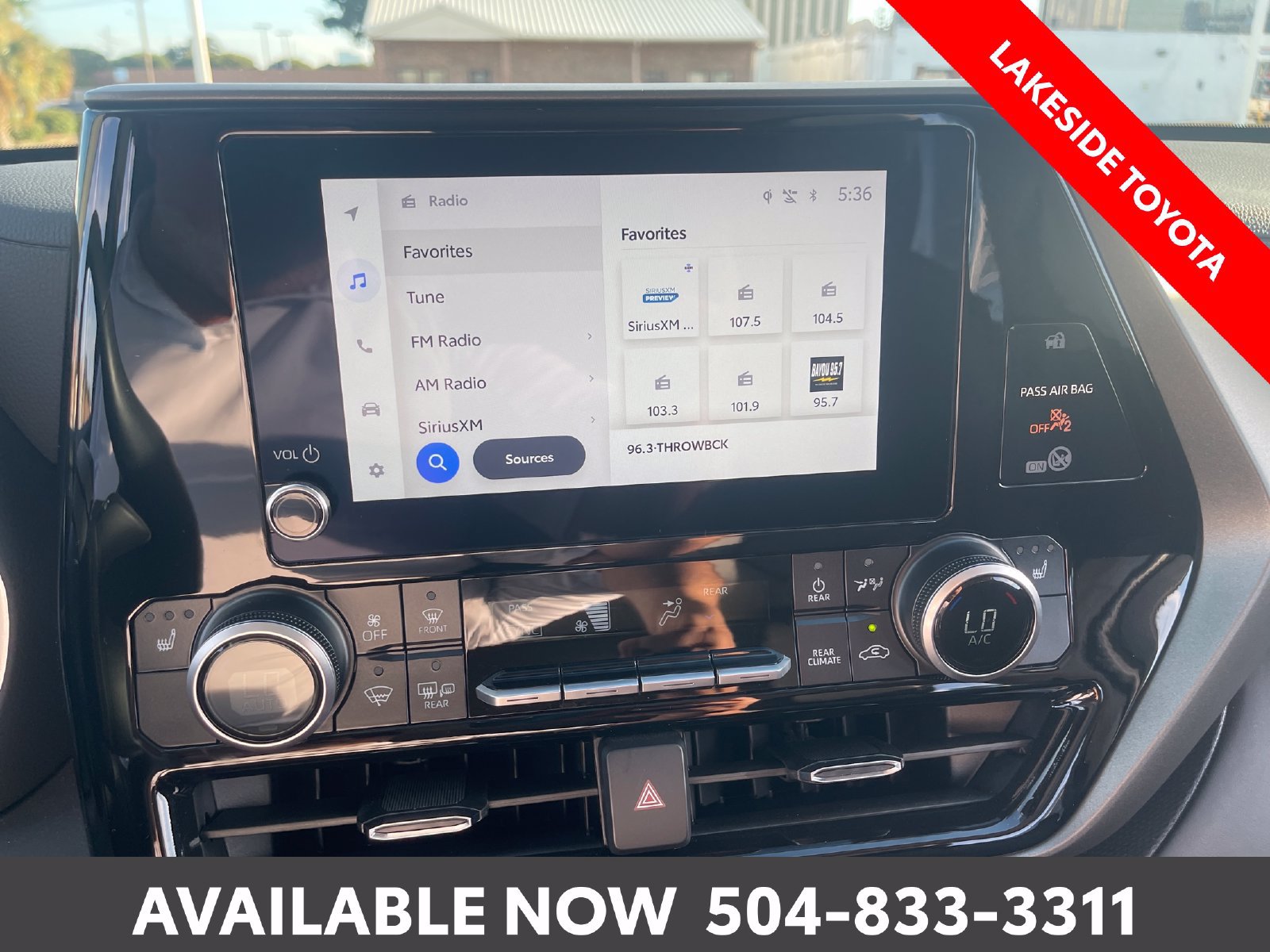 Used 2024 Toyota Highlander XLE FWD image 33