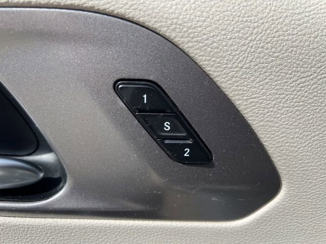 Used 2024 Chrysler Pacifica Touring-L image 18