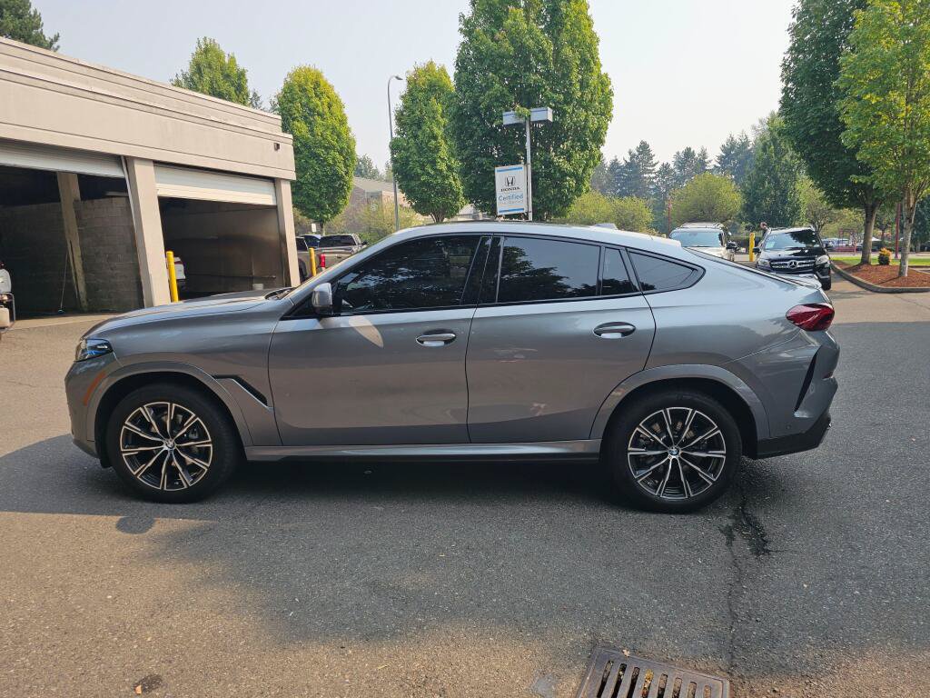 Used 2026 BMW X6 xDrive40i w/ Climate Comfort Package AWD/4WD image 4