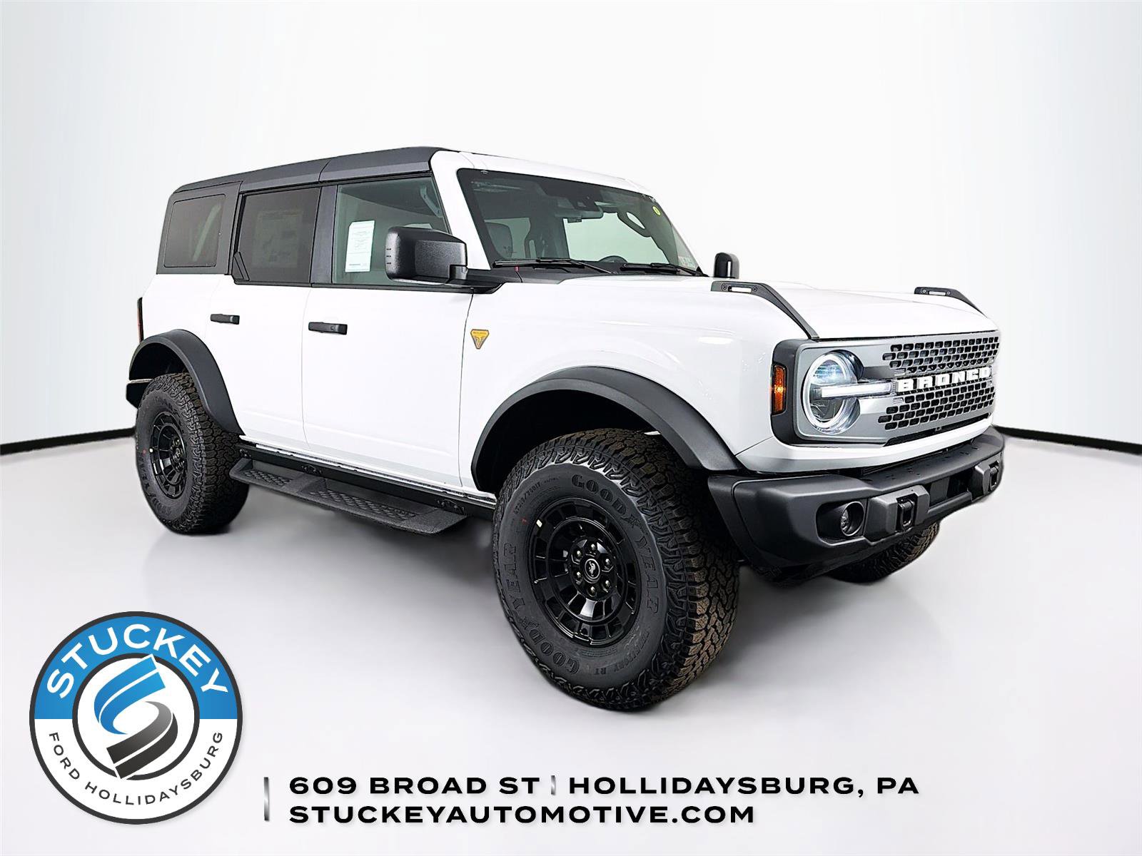 New 2026 Ford Bronco Badlands w/ Sasquatch Package image 1
