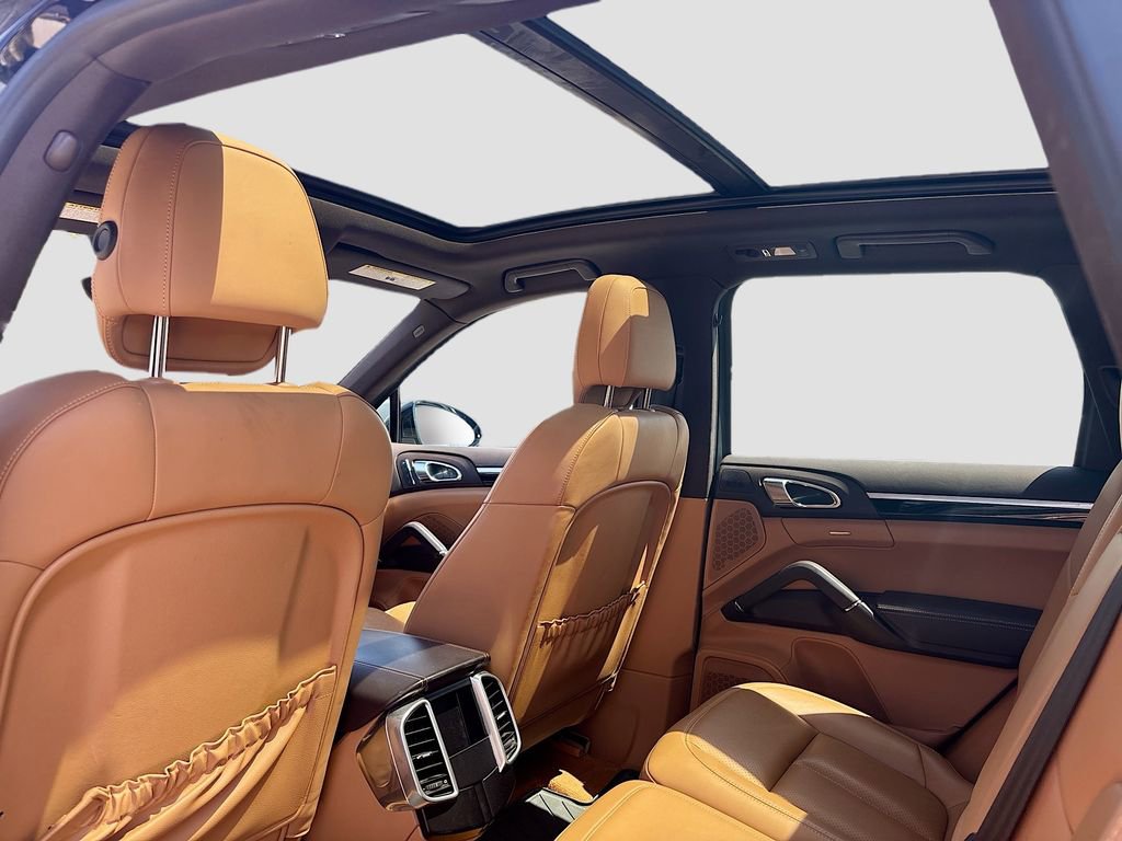 Used 2016 Porsche Cayenne S image 40