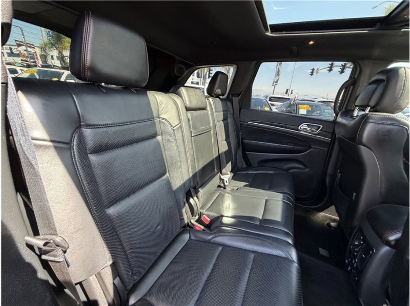 Used 2018 Jeep Grand Cherokee Trailhawk w/ Trailhawk Luxury Group image 31