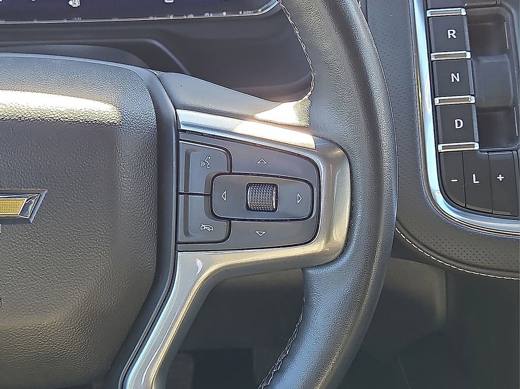 Used 2023 Chevrolet Suburban Premier image 22