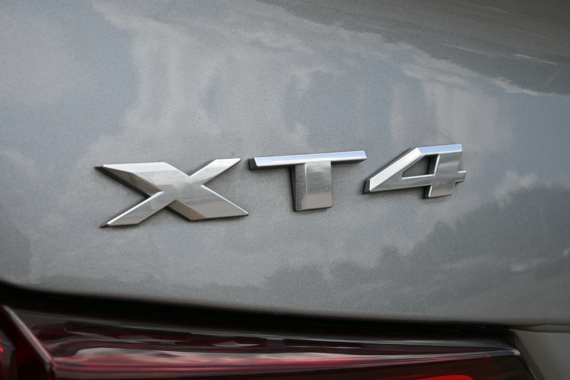 Used 2024 Cadillac XT4 Luxury w/ Cold Weather Package FWD image 22