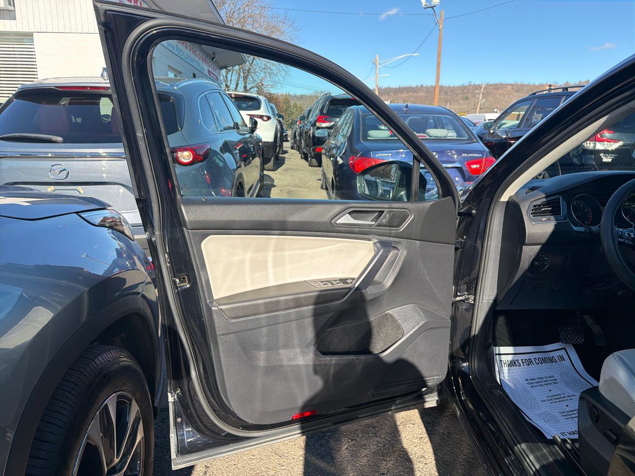 Used 2021 Volkswagen Tiguan SE w/ Panoramic Sunroof Package AWD/4WD image 15