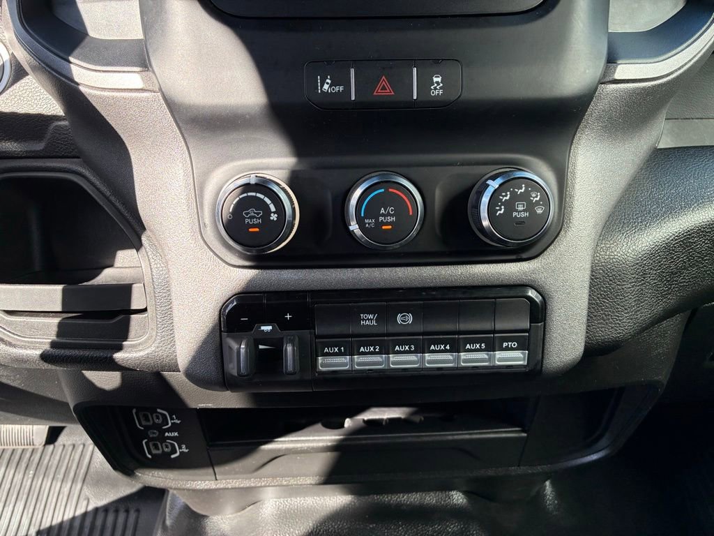 Used 2022 RAM 5500 Tradesman w/ Safety Group AWD/4WD image 19