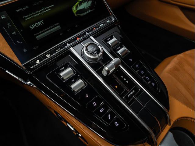 Used 2025 Aston Martin V8 Vantage Coupe RWD image 9