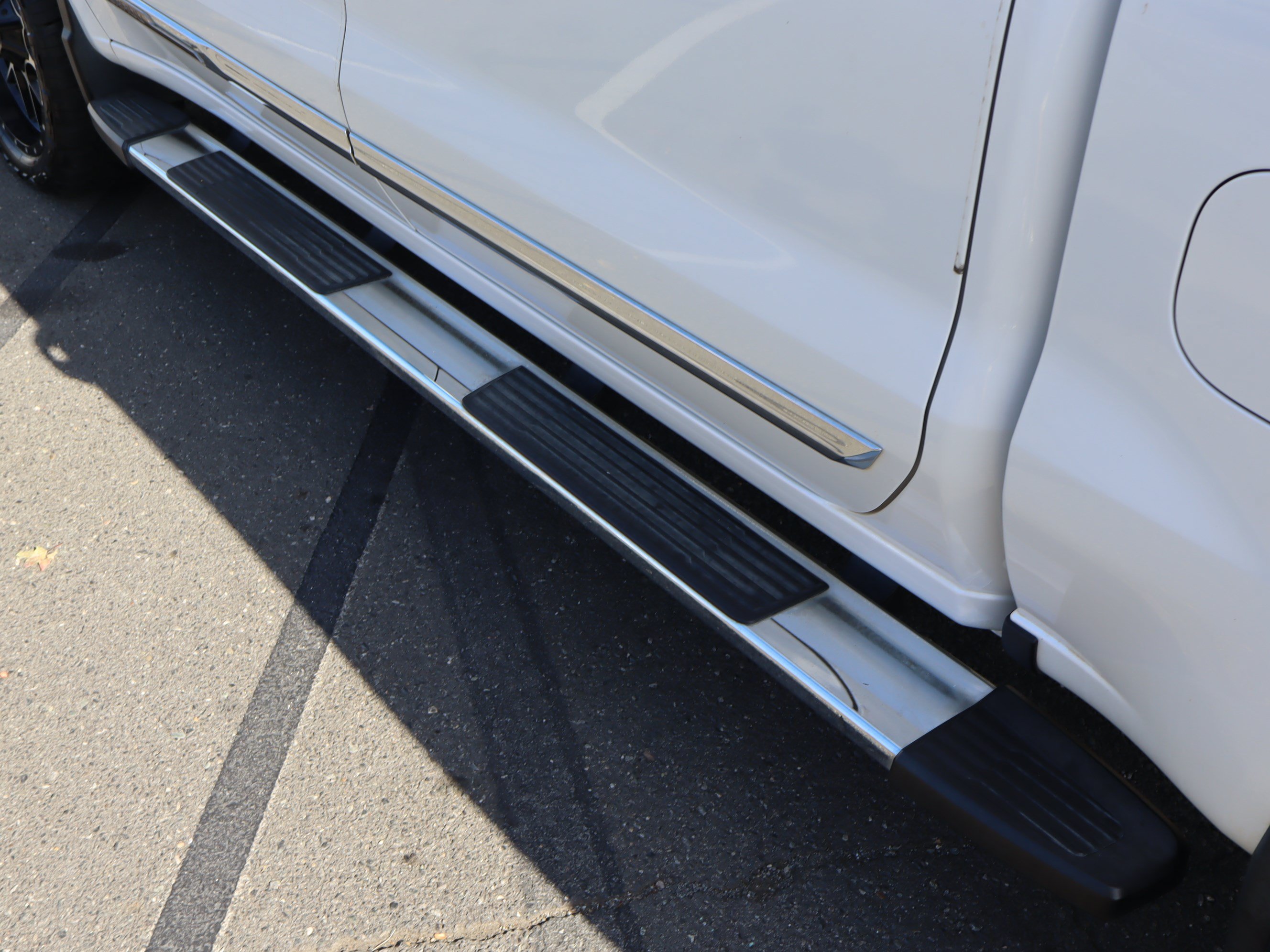 Used 2022 Chevrolet Silverado 1500 High Country w/ High Country Premium Package AWD/4WD image 14