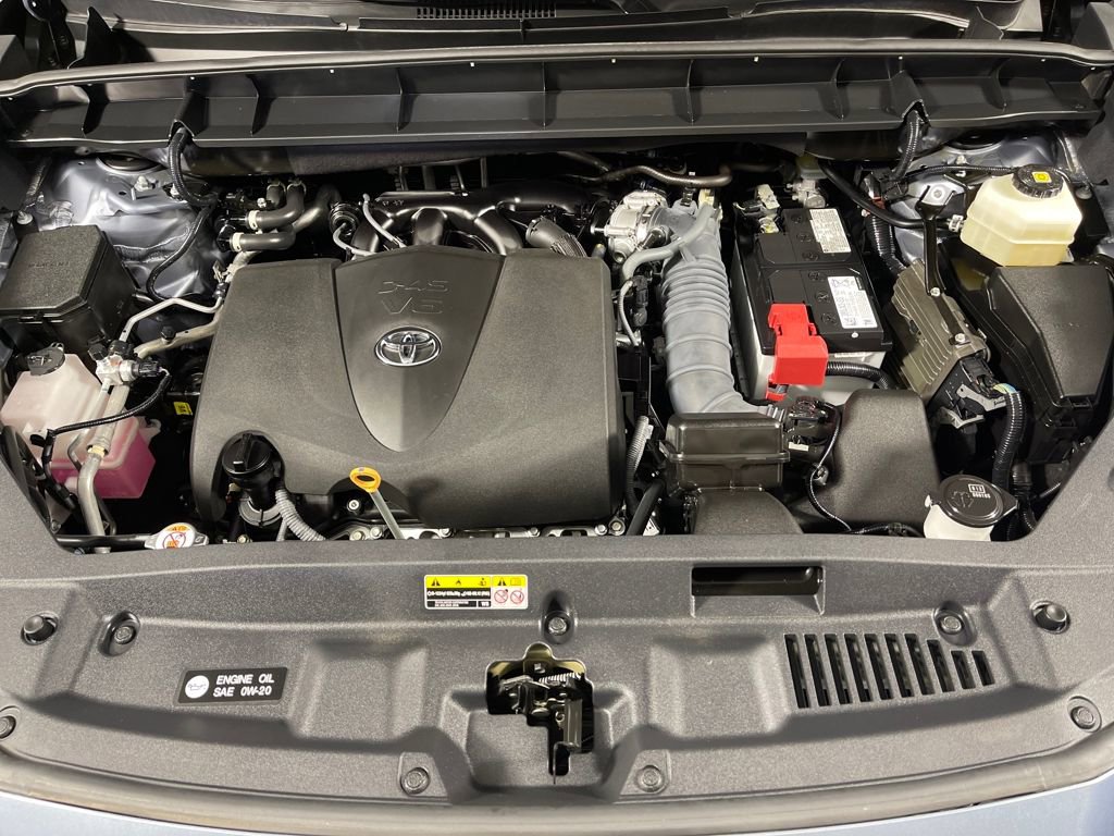 Certified 2022 Toyota Highlander Platinum image 9