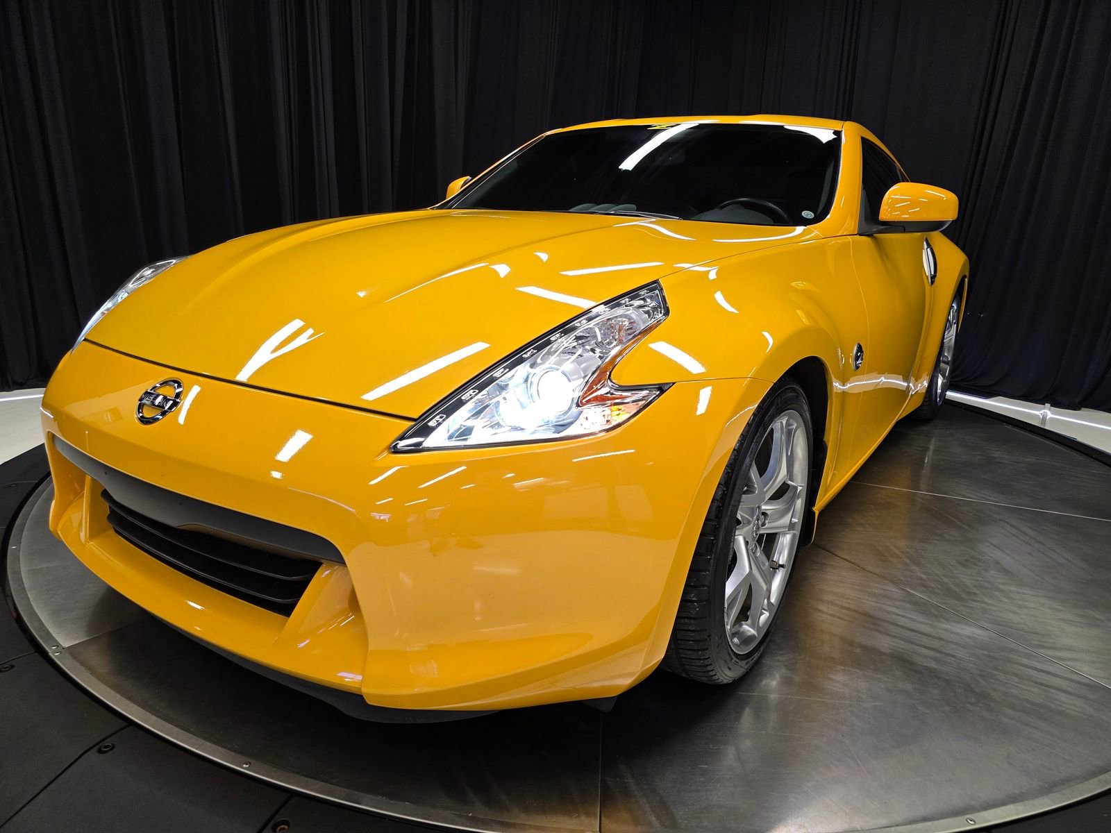 Used 2009 Nissan 370Z Touring w/ Sport Pkg RWD image 20