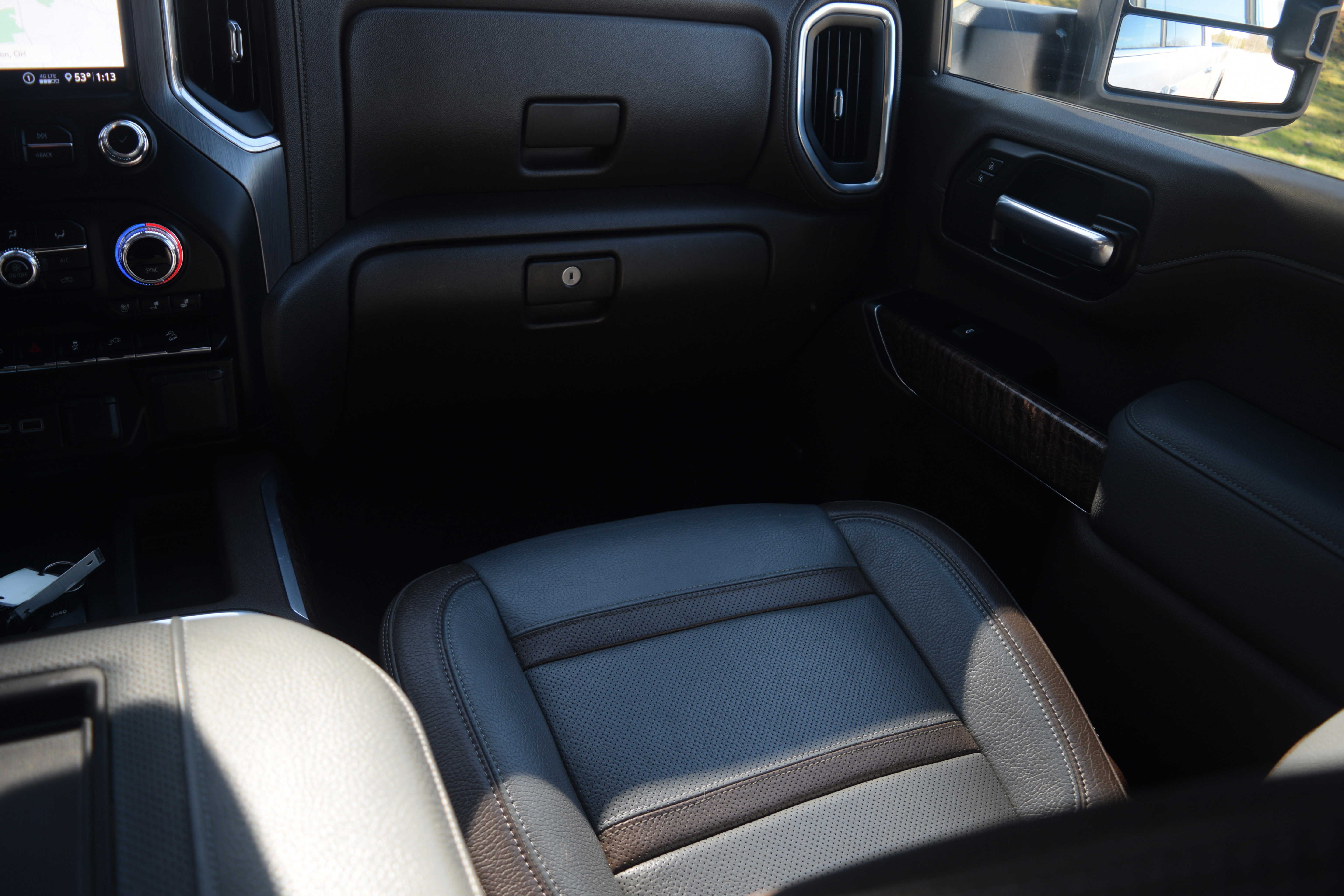 Used 2020 GMC Sierra 3500 Denali w/ Denali Ultimate Package image 13