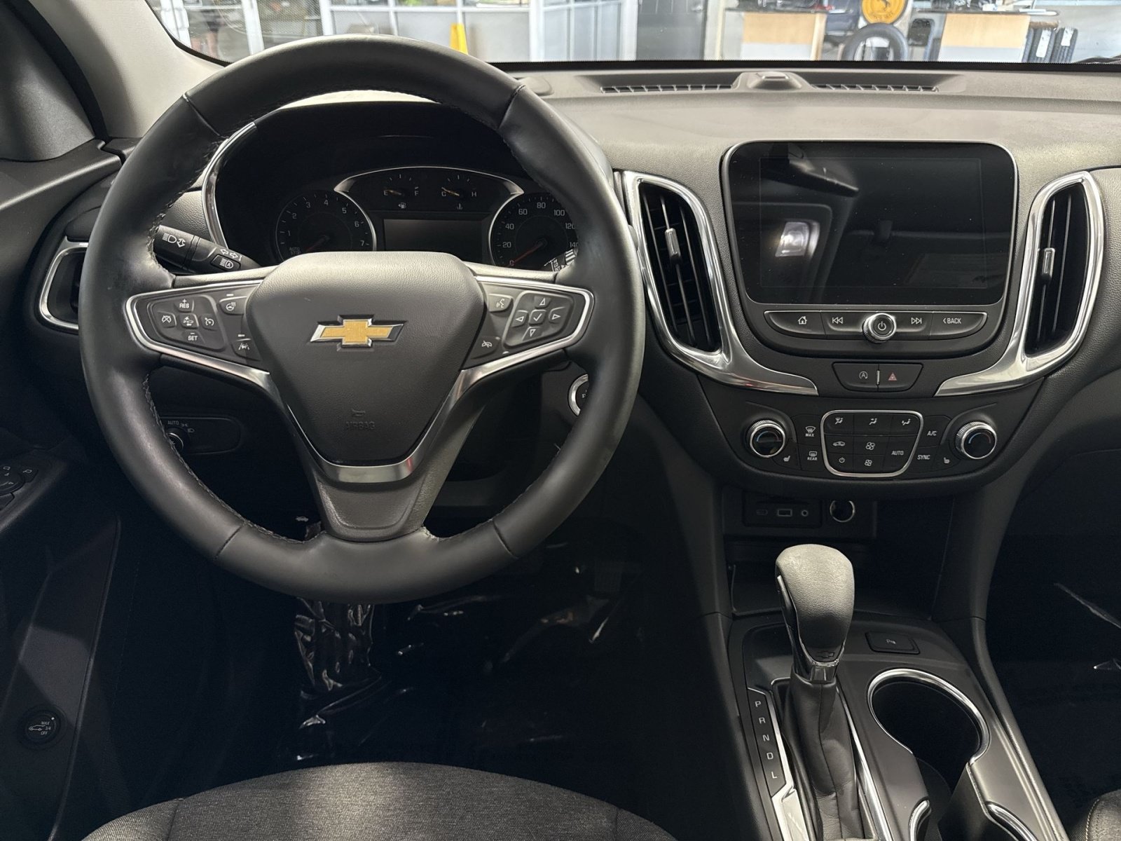 Used 2024 Chevrolet Equinox LT FWD image 24