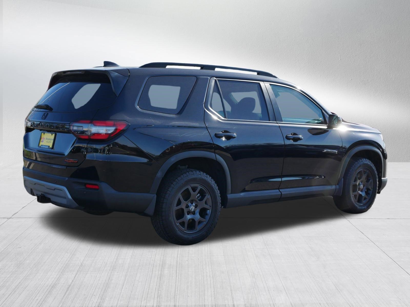 Used 2023 Honda Pilot TrailSport image 7