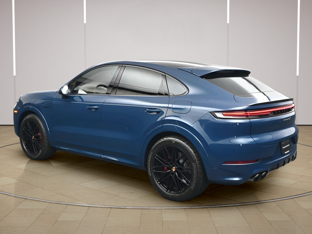 Certified 2025 Porsche Cayenne S AWD/4WD image 3
