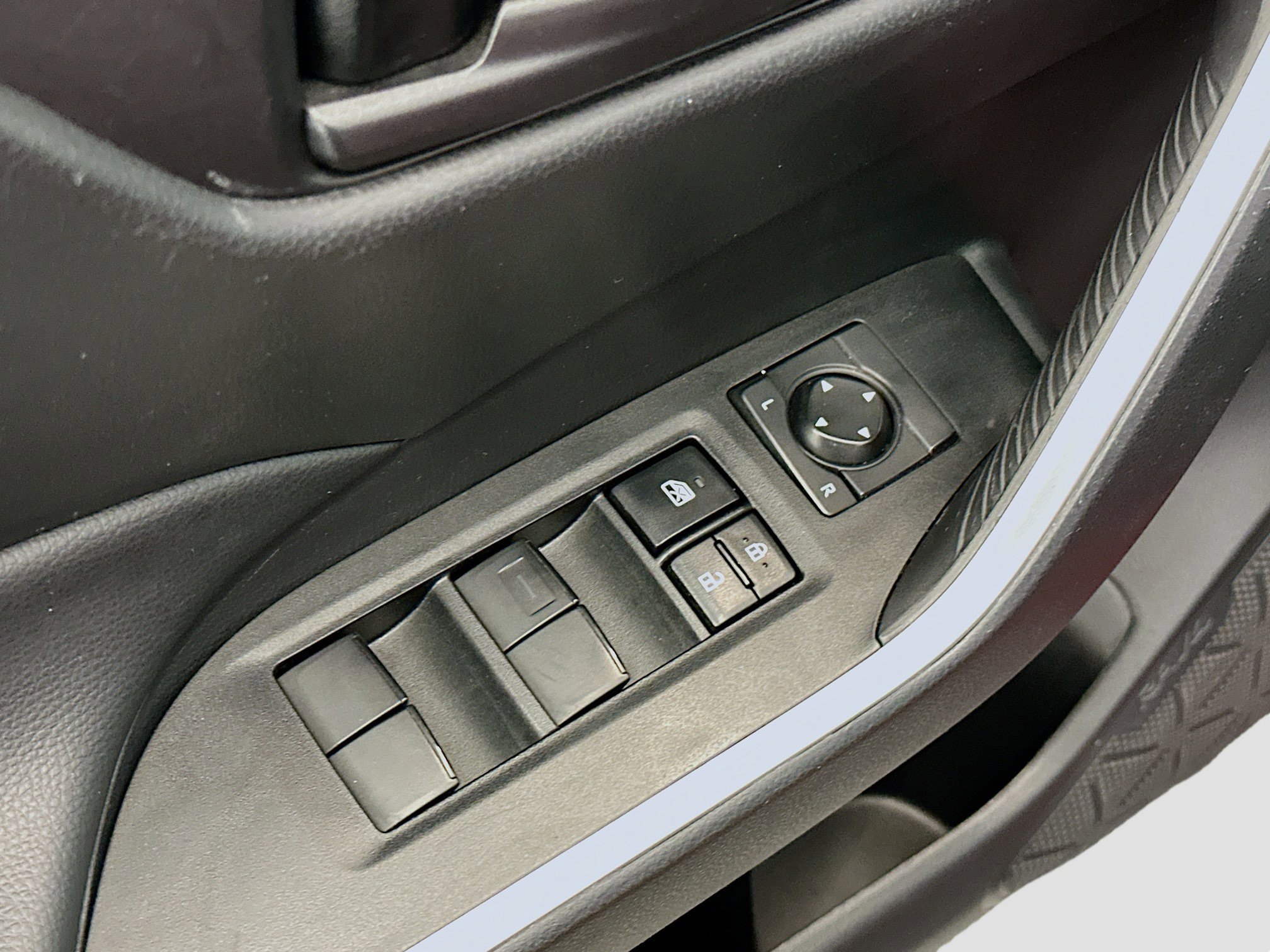 Used 2024 Toyota RAV4 LE image 15